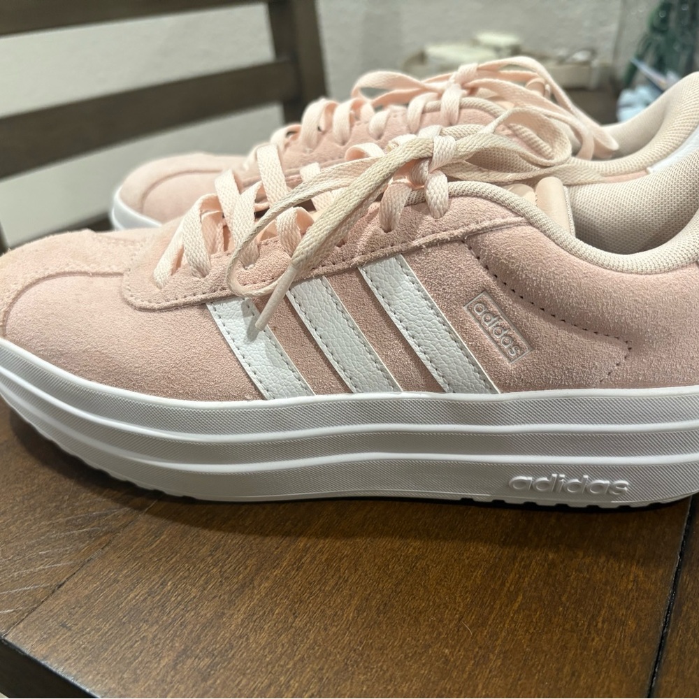 Adidas Women's Pink women’s size 6 - Picture 3 of 7